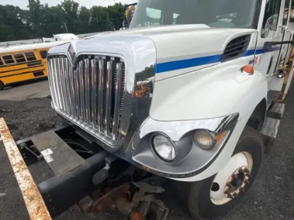 Picture of (Used) 2009 International 7300, HOOD ASSEMBLY