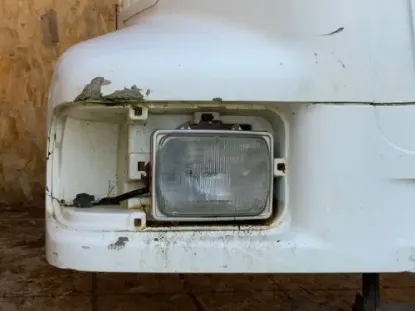 Picture of (Used) 1998 Ford L8501, HOOD ASSEMBLY