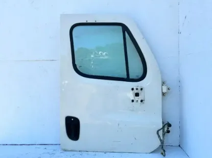 Picture of (Used) 2016 Freightliner Cascadia 125, DOOR