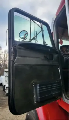 Picture of (Used) 2004 Peterbilt 378, DOOR