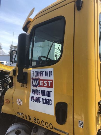 Picture of 2012 Freightliner Cascadia 125 Used Driver Side Door (Power Windows)  ! Make: FREIGHTLINER Model: CASCADIA 125