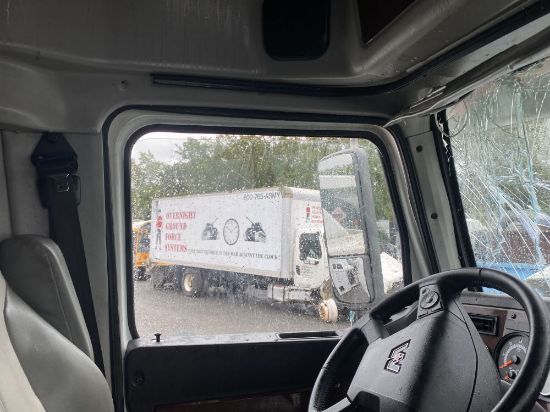 Picture of (Used) 2016 Western Star 5700, DOOR WINDOW