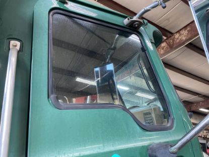 Picture of (Used) 2007 Mack CTP713, DOOR WINDOW,
Side: Passenger Side,
Material: Glass,
 

 
