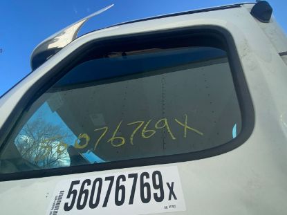 Picture of (Used) 2019 Freightliner Cascadia 113, DOOR WINDOW,
Side: Driver Side,
Color:Clear,
Material: Glass,
 
