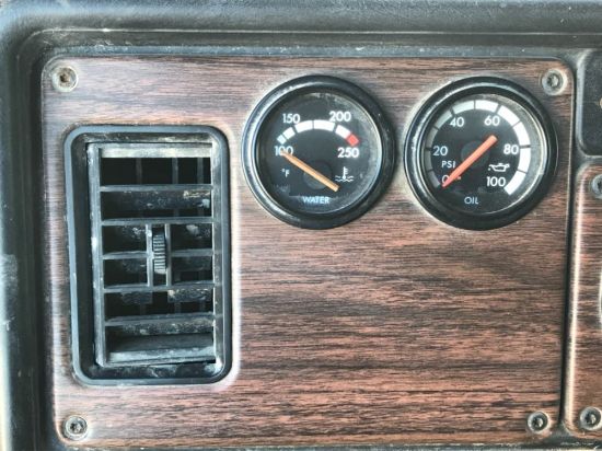 Picture of (USED) 2000 Freightliner FLD120, GAUGE CLUSTER.
P/N