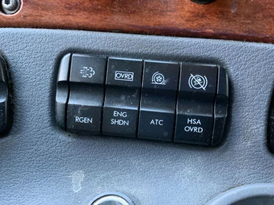 Picture of (Used) 2015 Freightliner Cascadia 125, MISCELLANEOUS DASH SWITCHES