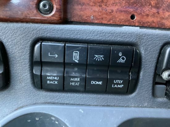 Picture of (Used) 2015 Freightliner Cascadia 125, MISCELLANEOUS DASH SWITCHES