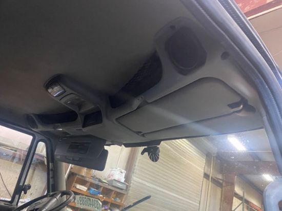 Picture of Used 2014 International DuraStar 4300, OVERHEAD STORAGE COMPARTMENTS,
Plastic, two net compartments, grey, dome light, auxiliary compartment, less sun visors, 
 
(CRG Heavy Truck Parts)
*F56039*