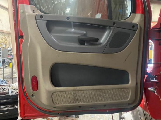 Picture of Used 2017 Freightliner Cascadia 125, Door interior Panel, Driver side, plastic, tan, for a power door,
 
(CRG Heavy Truck Parts)
*F56166*