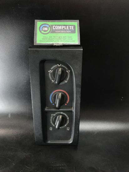 Picture of (USED) 2002 Mack MV222 Freedom L. Temperature Control,No A/C.
P/N F662523G
6 Pin. 
 