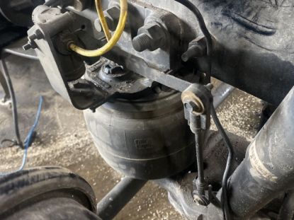 Picture of (Used) 2013 Volvo VNL, SUSPENSION ASSEMBLY,
Side: Passenger side, 
Make: Hendrickson,
Type: Z Spring W/ Air bag,
Length: 57”,
Width: 4”,
 
