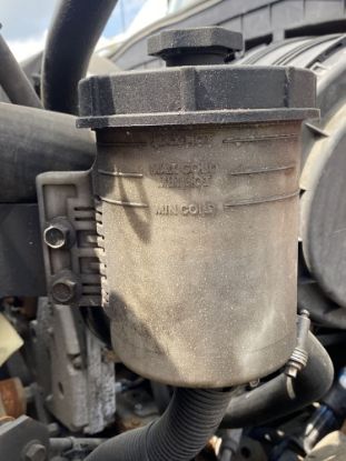 Picture of (Used) 2018 International 7500, POWER STEERING RESERVOIR,
Side: Driver Side,
Material: Plastic,
Color: White,
Shape: Cylinder,
 


