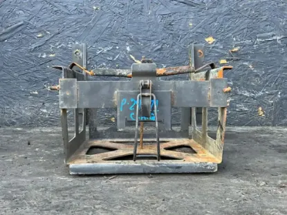 Picture of (Used) 2019 Isuzu NRR, BATTERY BOX