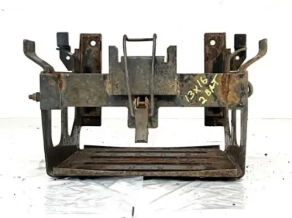Picture of (Used) 2008 Isuzu NRR, BATTERY BOX