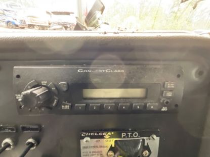 Picture of (Used) 2010 Peterbilt 335, RADIO