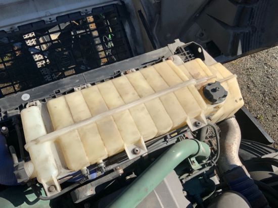 Picture of (Used) 2014 Volvo VNL, COOLANT RESERVOIR
