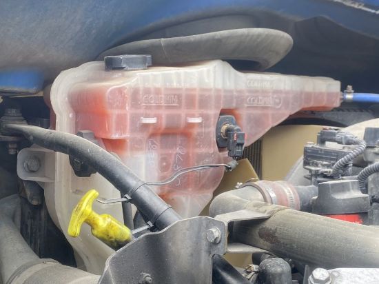 Picture of (Used) 2011 Freightliner Cascadia 125, COOLANT RESERVOIR,
Make: Freightliner,
Part Number: A05