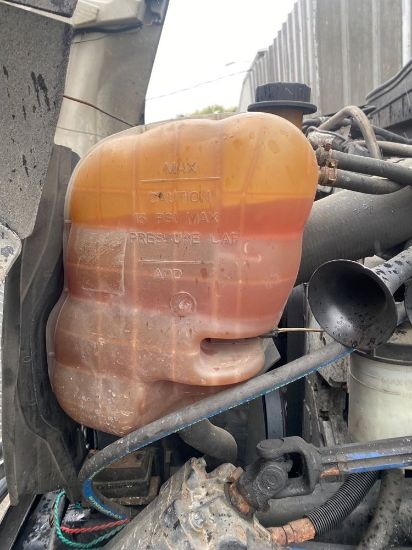 Picture of (Used) 2012 International DuraStar 4300, COOLANT RESERVOIR,
Material: Plastic,
Side: Driver side,
Engine: MAXXFORCE DT, has a sensor,
 
