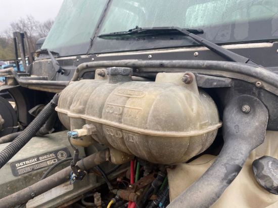Picture of (Used) 2006 Freightliner Columbia 120, COOLANT RESERVOIR,
Make: Freightliner,
Color: white, 
Material: plastic,
Side: driver side, 
  
