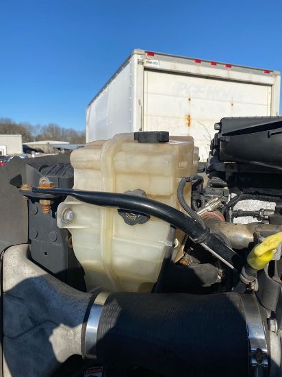 Picture of (Used) 2012 Freightliner Cascadia 113, COOLANT RESERVOIR,
Make: Freightliner,
Part Number: A05