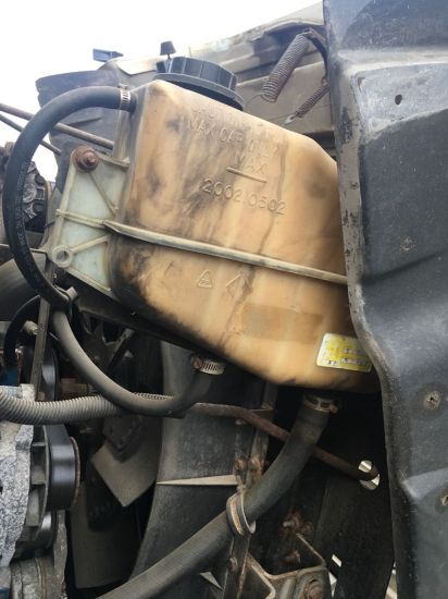 Picture of Used 2000 International 4900, coolant reservoir, plastic, passenger side mounted, white, 

(CRG Heavy Truck Parts)
*F560107*