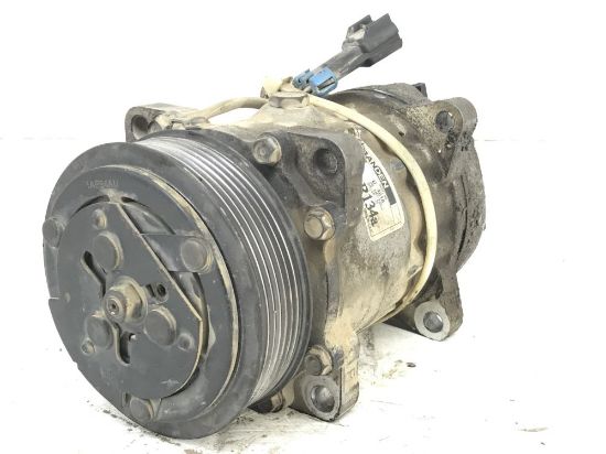 Picture of (USED) 1999 CHEVROLET T7500