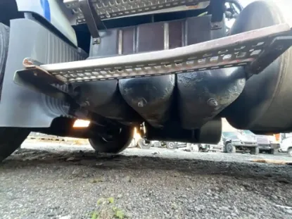 Picture of (Used) 2006 Volvo VNM, AIR TANK