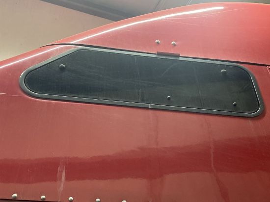 Picture of (Used) 2011 Kenworth T660, SLEEPER WINDOW