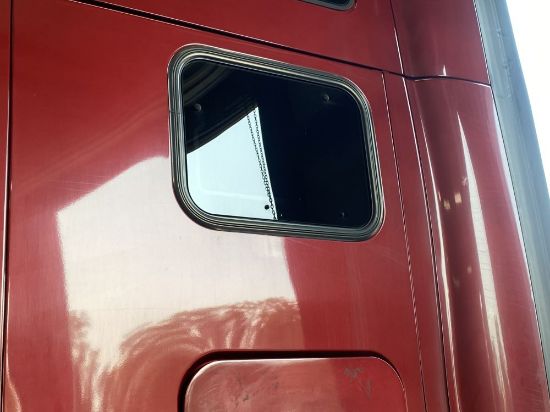 Picture of (Used) 2012 Kenworth T700, SLEEPER WINDOW