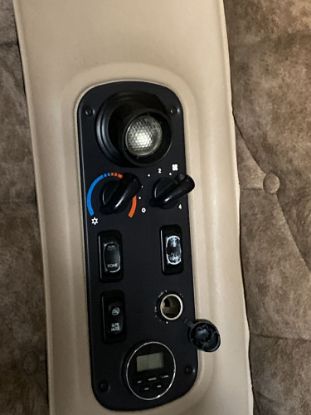 Picture of (Used) 2013 Freightliner Coronado 132, SLEEPER SWITCHES,
Temperature control, dome lights, sleeper mute,
 
