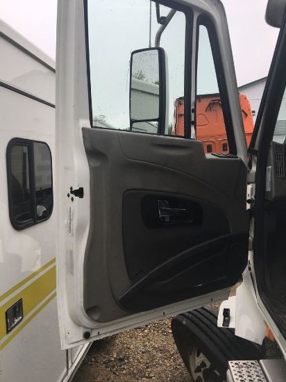 Picture of 2016 International PROSTAR Used Driver Side Door Panel    Make: INTERNATIONAL Model: PROSTAR 