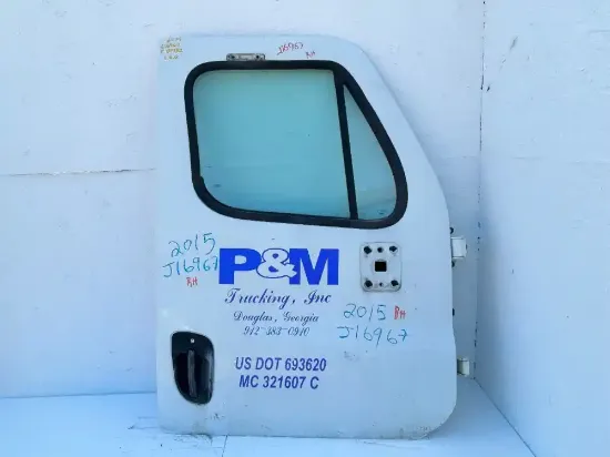 Picture of (Used) 2015 Freightliner Cascadia 125, DOOR