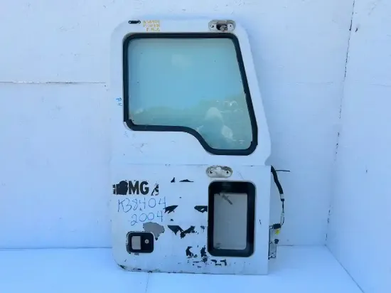 Picture of (Used) 2004 Mack CV713 Granite, DOOR