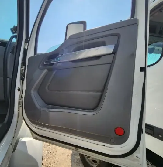 Picture of (Used) 2018 Kenworth T680, INTERIOR DOOR PANEL