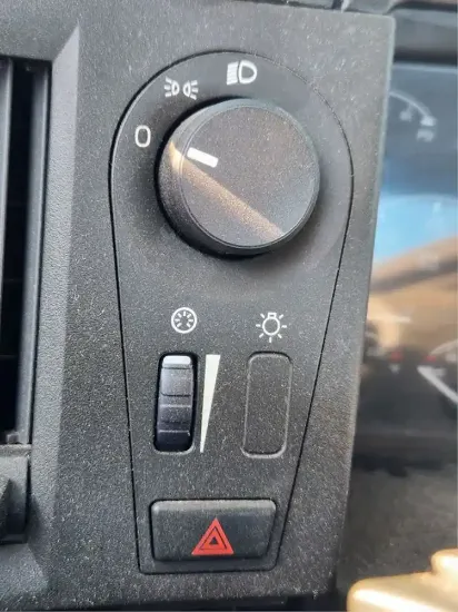 Picture of (Used) 2019 Volvo VNR64T, MISCELLANEOUS DASH SWITCHES