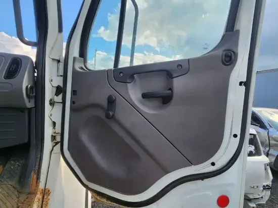 Picture of (Used) 2018 Freightliner M2 106, INTERIOR DOOR PANEL