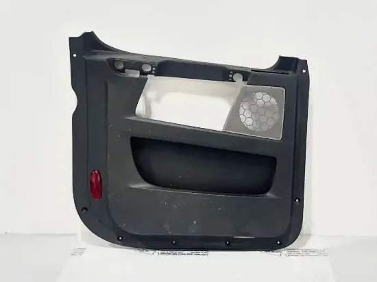 Picture of (Used) 2019 Freightliner Cascadia 126, INTERIOR DOOR PANEL