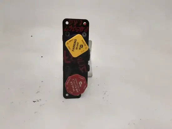 Picture of (Used) 2020  Freightliner Cascadia 126, MISCELLANEOUS DASH SWITCHES