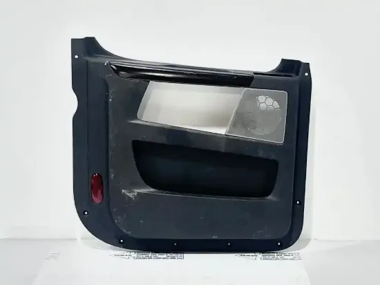 Picture of (Used) 2020 Freightliner Cascadia 126, INTERIOR DOOR PANEL