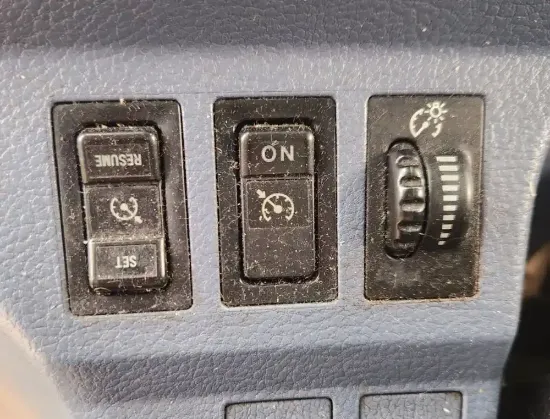 Picture of (Used) 2006 Hino 268, MISCELLANEOUS DASH SWITCHES