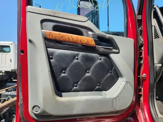 Picture of (Used) 2020 Kenworth T680, INTERIOR DOOR PANEL