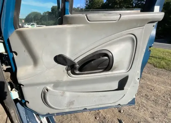 Picture of (Used) 2004 International 8600, INTERIOR DOOR PANEL