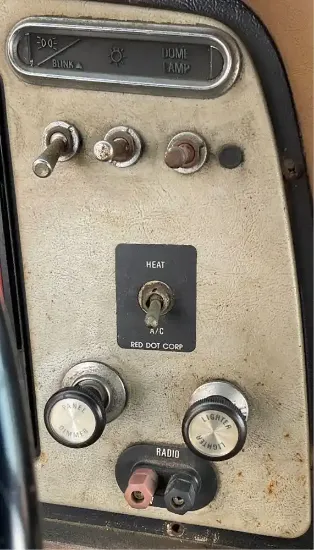 Picture of (Used) 1988 Ford 8000, MISCELLANEOUS DASH SWITCHES