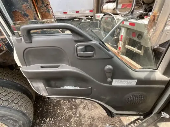 Picture of (Used) 2004 Isuzu NPR