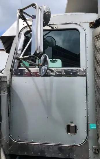 Picture of (Used) 2000 Peterbilt 379, DOOR