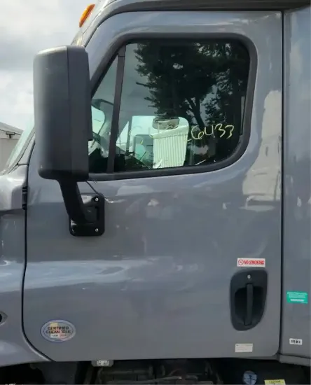 Picture of (Used) 2020 Freightliner Cascadia 125, DOOR