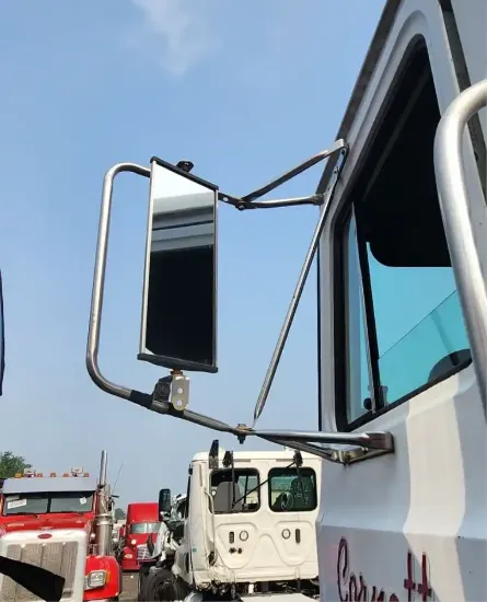 Picture of (Used) 2000 Mack CH613, SIDE VIEW MIRROR