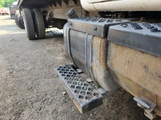 Picture of (Used) 2006 Chevrolet C7500, FUEL TANK