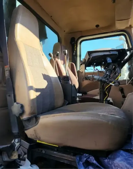 Picture of (Used) 2005 Mack CV713 Granite, SEAT