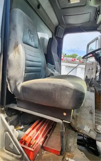 Picture of (Used) 2001 Mack RD688S, SEAT